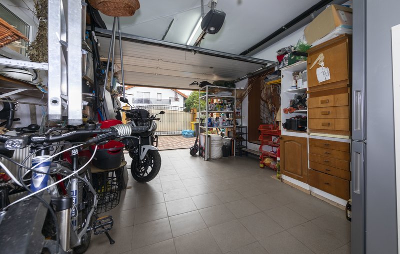 Prelungirea Ghencea, vila P+1, regie proprie, teren 627 mp, d=35 m, 1 garaj